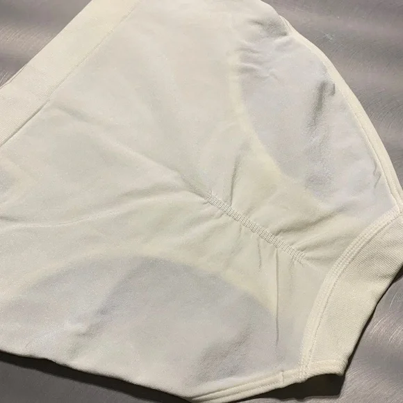 Wacoal B-Smooth Ivory Full Brief Size M NWT - Picture 4 of 8